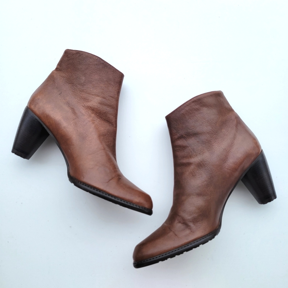 Stuart Weitzman Brown Leather Ankle Boots